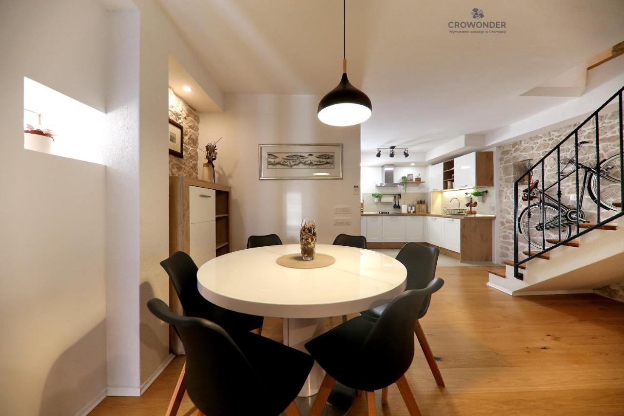 Crowonder Villa Mari *