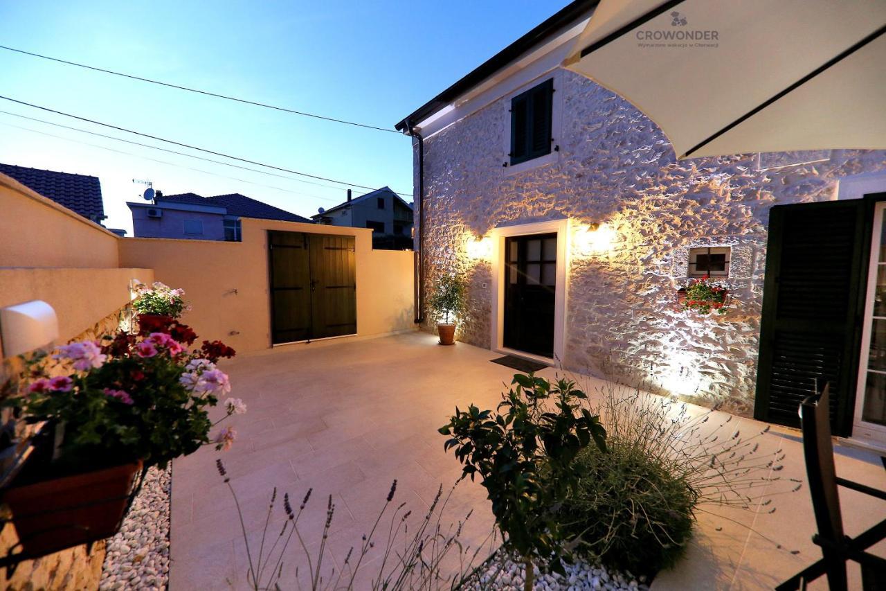 Crowonder Villa Mari *
