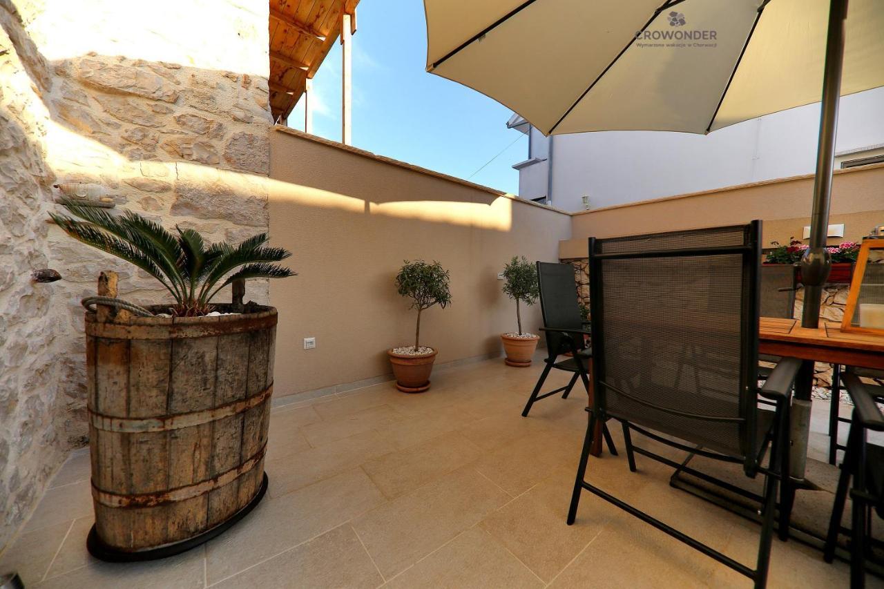 Crowonder Villa Mari Villa *
