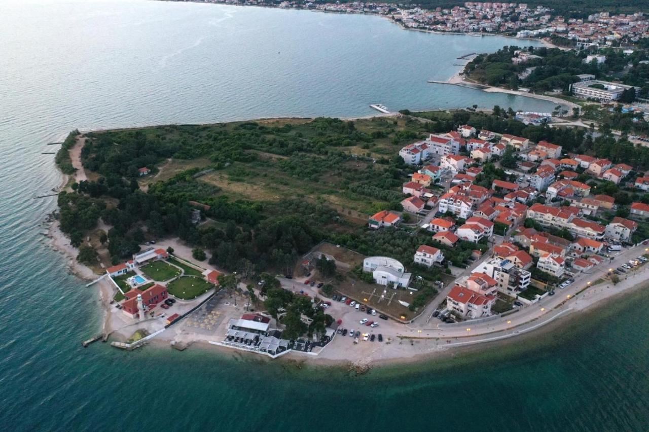 Crowonder Villa Mari *
